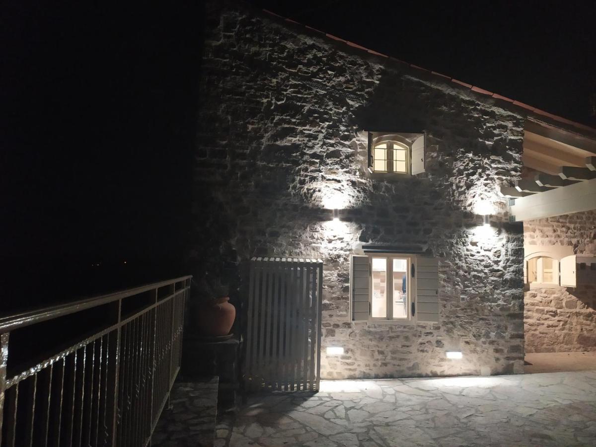 Adora Villa Motovun Exterior photo